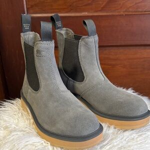 Sorel Hi Line Gray Chelsea Ankle Boots